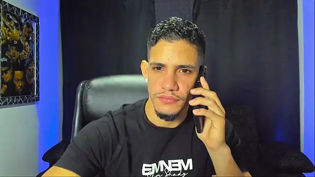 Snapshot of jhonnysnow17 chatting on 8, 11, 2025 jhonnysnow17 online show from 8, 11, 2025