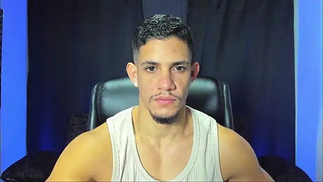 Snapshot of jhonnysnow17 chatting on 16, 11, 2025 jhonnysnow17 online show from 16, 11, 2025