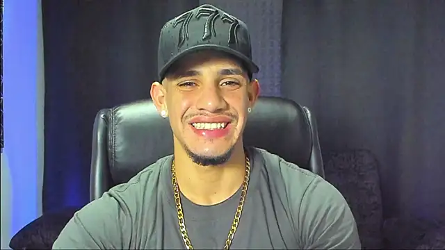 Snapshot of jhonnysnow17 chatting on 5, 12, 2025 jhonnysnow17 online show from 5, 12, 2025