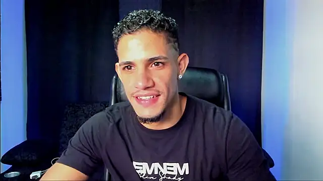 Snapshot of jhonnysnow17 chatting on 13, 1, 2026 jhonnysnow17 online show from 13, 1, 2026