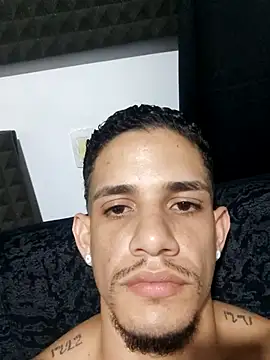 Snapshot of jhonnysnow17 chatting on 18, 1, 2026 jhonnysnow17 online show from 18, 1, 2026