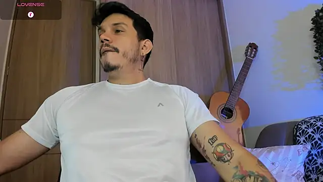 Snapshot of alejandro_stark chatting on 7, 6, 2026 alejandro stark online show from 7, 6, 2026