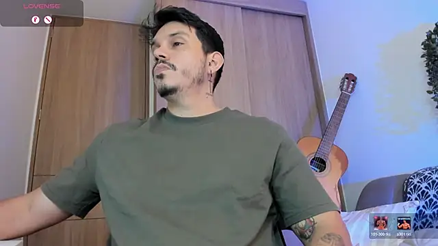 Snapshot of alejandro_stark chatting on 8, 6, 2026 alejandro stark online show from 8, 6, 2026