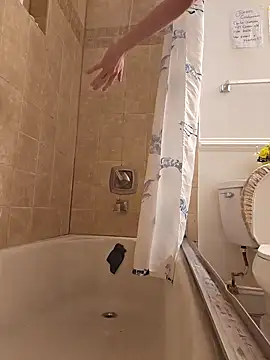 LiverandBrat77 online show from 1, 2, 2025