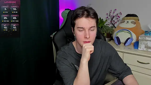 Vincent Strong online show from 4, 2, 2026