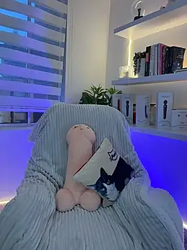 Snapshot of zafiro_mo0n chatting on 5, 7, 2026 zafiro mo0n online show from 5, 7, 2026