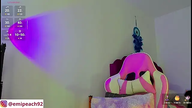 Snapshot of samanthaabloom chatting on 22, 10, 2025 samanthaabloom online show from 22, 10, 2025