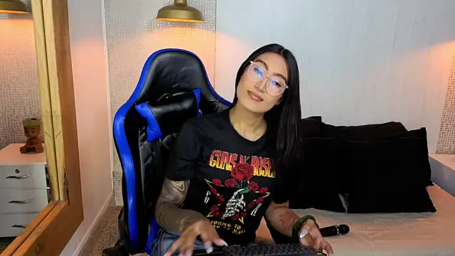 Taly Fox online show from 9, 3, 2026