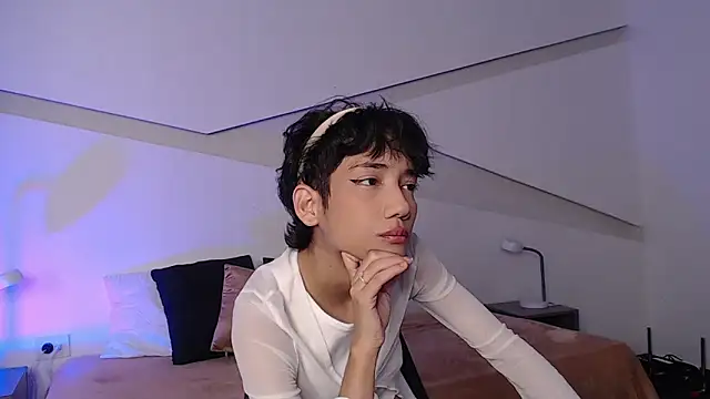 hot little bunny online show from 26, 2, 2025