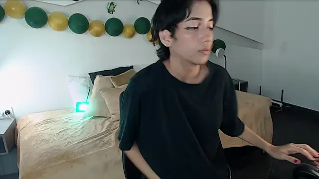 hot little bunny online show from 17, 3, 2025