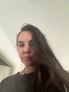 Snapshot of TaniaAmore chatting on 6, 10, 2025 TaniaAmore online show from 6, 10, 2025