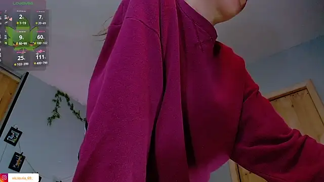 Snapshot of VickyJackson_ chatting on 28, 10, 2025 VickyJackson online show from 28, 10, 2025