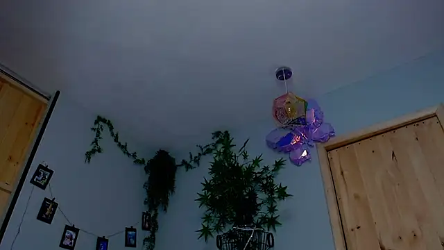 Snapshot of VickyJackson_ chatting on 19, 11, 2025 VickyJackson online show from 19, 11, 2025