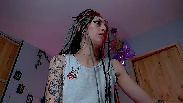 Snapshot of VickyJackson_ chatting on 25, 11, 2025 VickyJackson online show from 25, 11, 2025