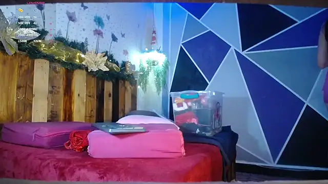 DaMikaela  online show from 15, 12, 2025