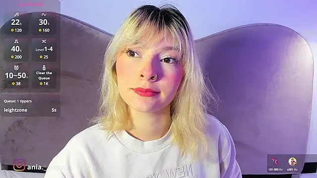 Snapshot of Ania_jones chatting on 23, 12, 2024 Ania jones online show from 23, 12, 2024