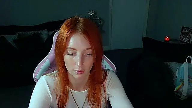 Snapshot of Red_firesquirt chatting on 2, 1, 2025 Red firesquirt online show from 2, 1, 2025