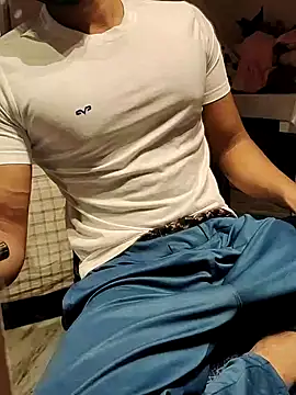 Snapshot of xxxhugedick0001 chatting on 8, 3, 2025 xxxhugedick0001 online show from 8, 3, 2025