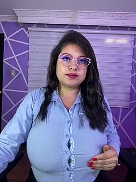 Snapshot of MiiaaJoness chatting on 24, 4, 2026 MiiaaJoness online show from 24, 4, 2026