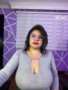 MiiaaJoness online show from 17, 7, 2026