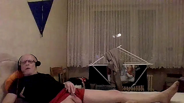 Snapshot of HornyRalfi55 chatting on 3, 2, 2025 HornyRalfi55 online show from 3, 2, 2025