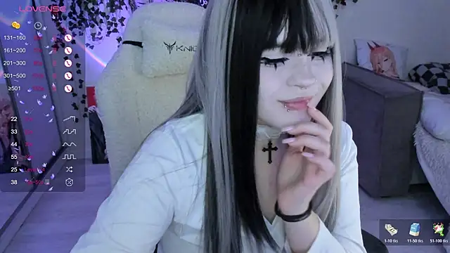 Snapshot of SelenaCute chatting on 28, 10, 2025 SelenaCute online show from 28, 10, 2025