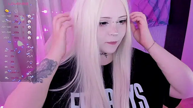 Snapshot of SelenaCute chatting on 17, 6, 2026 SelenaCute online show from 17, 6, 2026