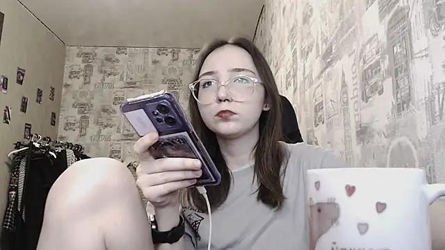 Snapshot of AmeliaKamishiro chatting on 4, 2, 2025 AmeliaKamishiro online show from 4, 2, 2025