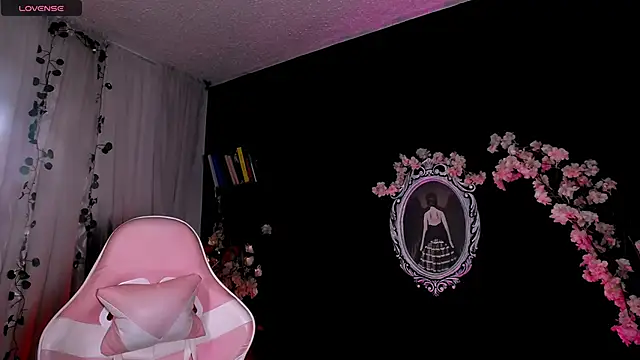 Snapshot of kitty_roxy chatting on 20, 3, 2026 kitty roxy online show from 20, 3, 2026