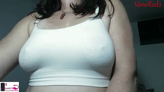 Snapshot of vanered2 chatting on 20, 11, 2025 vanered2 online show from 20, 11, 2025