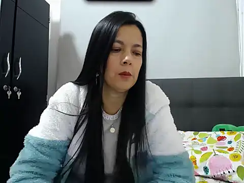 Snapshot of Alexxawinter chatting on 13, 11, 2025 Alexxawinter online show from 13, 11, 2025