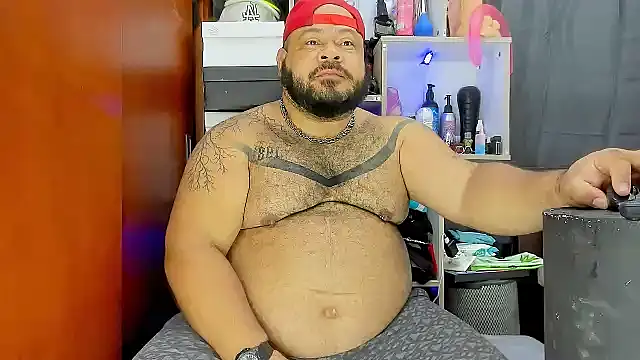 Latino bigcock online show from 9, 3, 2025