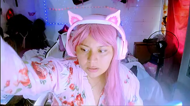 Snapshot of SofiaOlivares chatting on 25, 11, 2025 SofiaOlivares online show from 25, 11, 2025