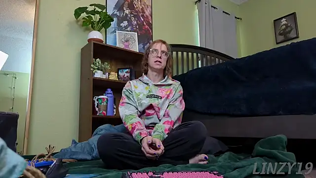 Linzy 19 online show from 31, 12, 2024