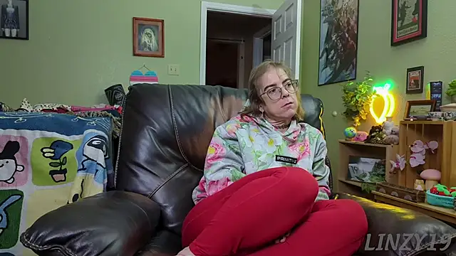 Linzy 19 online show from 24, 1, 2025