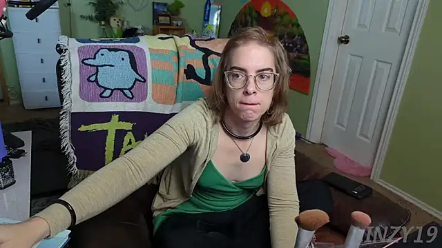 Linzy 19 online show from 20, 2, 2025