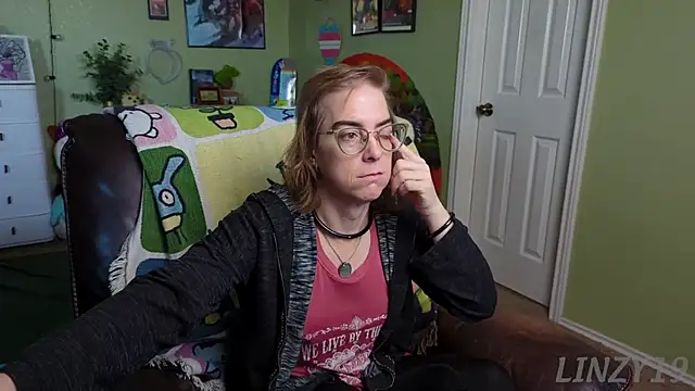 Linzy 19 online show from 28, 2, 2025