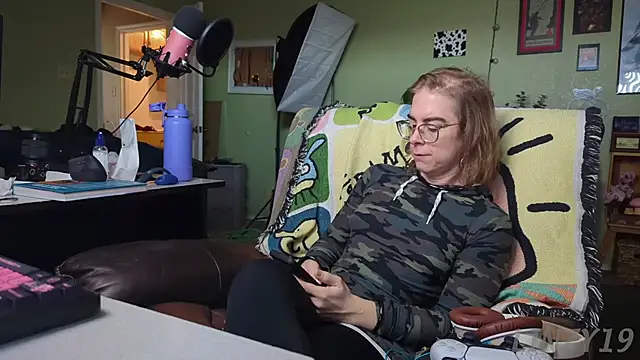 Linzy 19 online show from 2, 3, 2025