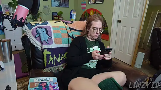 Linzy 19 online show from 12, 3, 2025