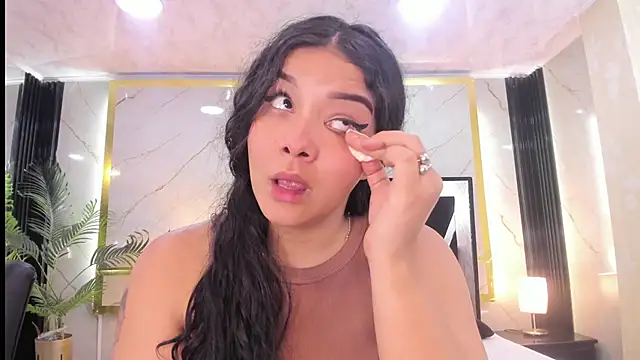 Lia-Anahiz online show from 7, 3, 2025