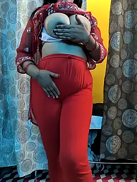 Snapshot of lovely_zara chatting on 10, 12, 2024 lovely zara online show from 10, 12, 2024