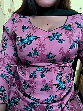 Snapshot of lovely_zara chatting on 31, 1, 2025 lovely zara online show from 31, 1, 2025