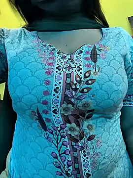 Snapshot of lovely_zara chatting on 2, 2, 2025 lovely zara online show from 2, 2, 2025