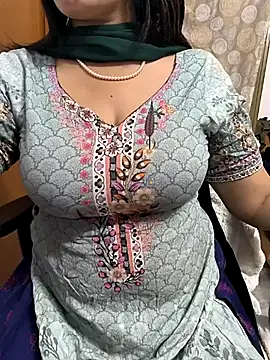 Snapshot of lovely_zara chatting on 24, 2, 2025 lovely zara online show from 24, 2, 2025