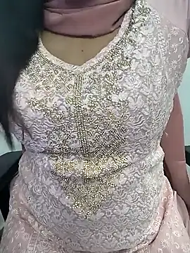 Snapshot of lovely_zara chatting on 9, 10, 2025 lovely zara online show from 9, 10, 2025