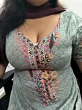 Snapshot of lovely_zara chatting on 19, 10, 2025 lovely zara online show from 19, 10, 2025