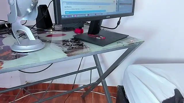 Snapshot of queen_yully chatting on 26, 10, 2025 queen yully online show from 26, 10, 2025