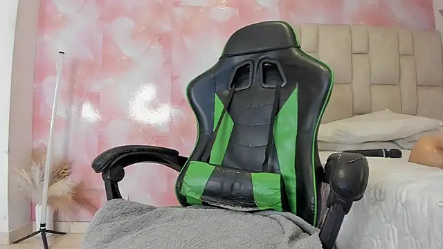 aida rose  online show from 21, 11, 2025