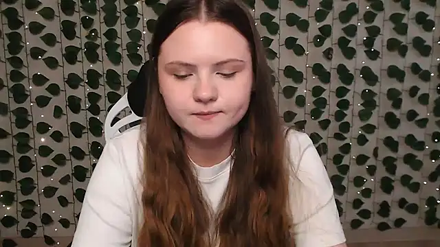 IxxiLiana online show from 1, 2, 2025
