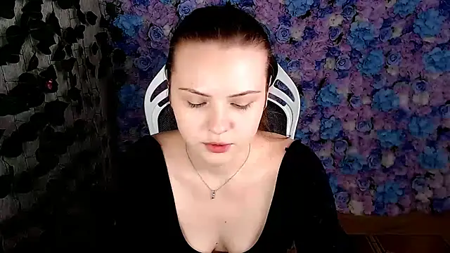 IxxiLiana online show from 19, 10, 2025